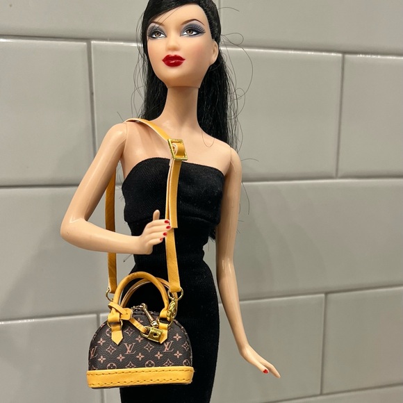 Meet your Posher, Sabrina - Picture 4 of 4